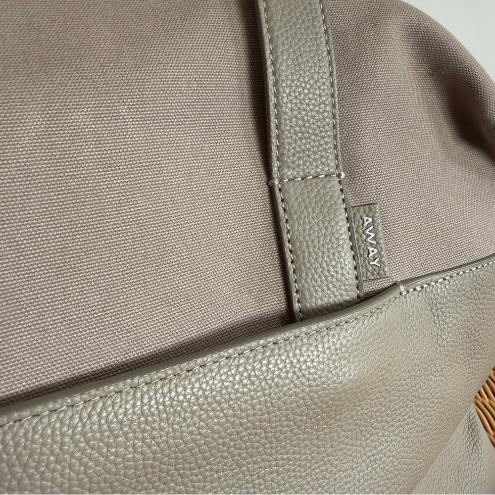 AWAY The Everywhere Bag. - Picture 2 of 7